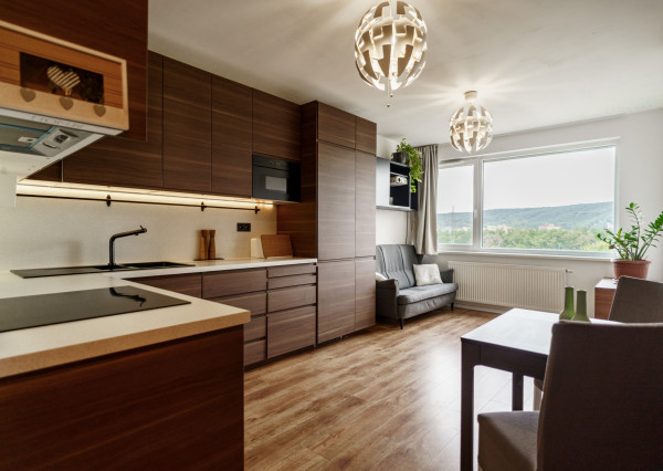 NA PRENÁJOM: Novostavba klimatizovaný 3-izb. byt 63,99m2 s garážovým parkovacím státím a pivnicou