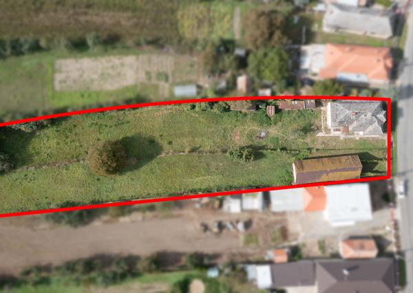 EXKLUZÍVNE vám ponúkame na predaj dva rodinné domy s veľkým pozemkom