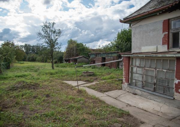EXKLUZÍVNE vám ponúkame na predaj dva rodinné domy s veľkým pozemkom