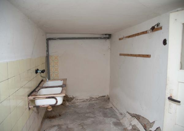 EXKLUZÍVNE vám ponúkame na predaj dva rodinné domy s veľkým pozemkom