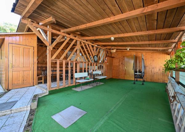 Na predaj penzión / rekreačný dom v obci Trávnica , Nové Zámky – len 3 km od termálneho kúpaliska Podhájska