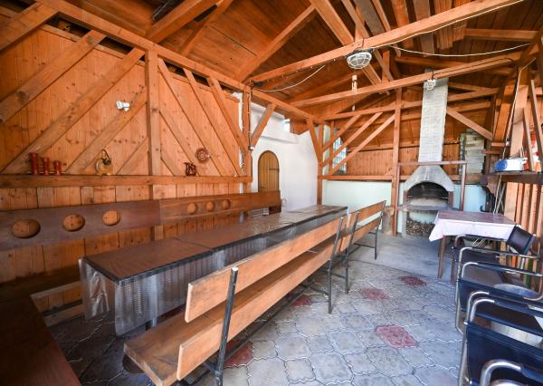 Na predaj penzión / rekreačný dom v obci Trávnica , Nové Zámky – len 3 km od termálneho kúpaliska Podhájska