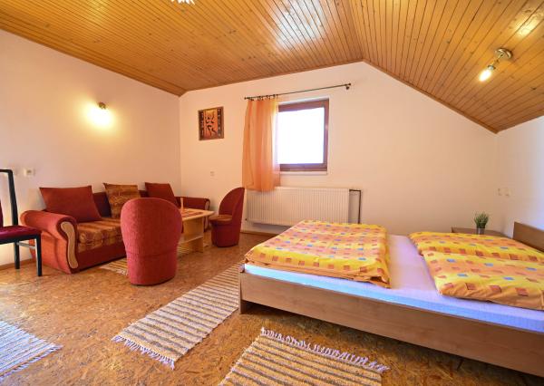 Na predaj penzión / rekreačný dom v obci Trávnica , Nové Zámky – len 3 km od termálneho kúpaliska Podhájska