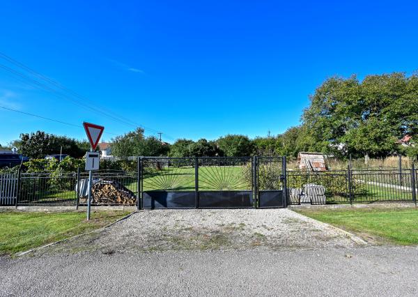 Na predaj penzión / rekreačný dom v obci Trávnica , Nové Zámky – len 3 km od termálneho kúpaliska Podhájska