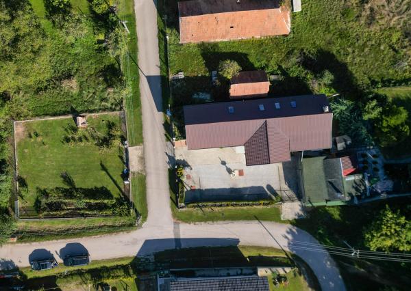 Na predaj penzión / rekreačný dom v obci Trávnica , Nové Zámky – len 3 km od termálneho kúpaliska Podhájska