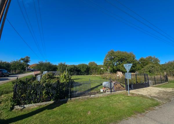 Na predaj penzión / rekreačný dom v obci Trávnica , Nové Zámky – len 3 km od termálneho kúpaliska Podhájska