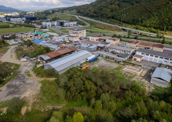 Na predaj výrobná a skladová hala o veľkosti 1.024m2 v meste Svidník