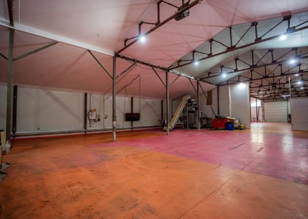 Na predaj výrobná a skladová hala o veľkosti 1.024m2 v meste Svidník