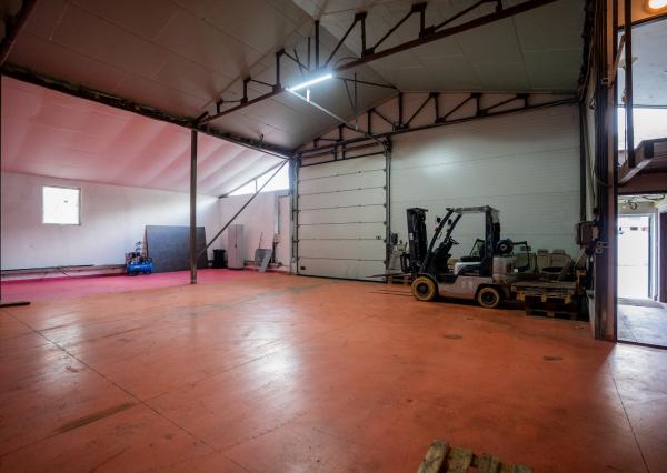Na predaj výrobná a skladová hala o veľkosti 1.024m2 v meste Svidník