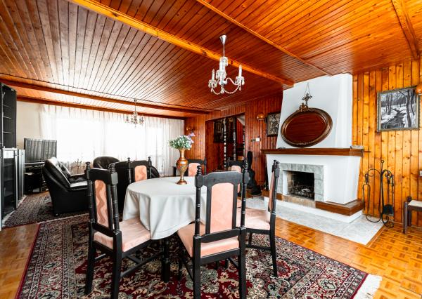 EXKLUZÍVNE vám ponúkame na predaj 5-izbový rodinný dom v príjemnej lokalite Veľkých Kapušian