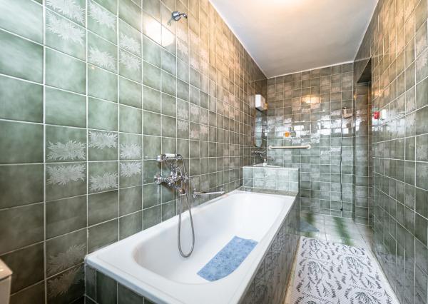 EXKLUZÍVNE vám ponúkame na predaj 5-izbový rodinný dom v príjemnej lokalite Veľkých Kapušian