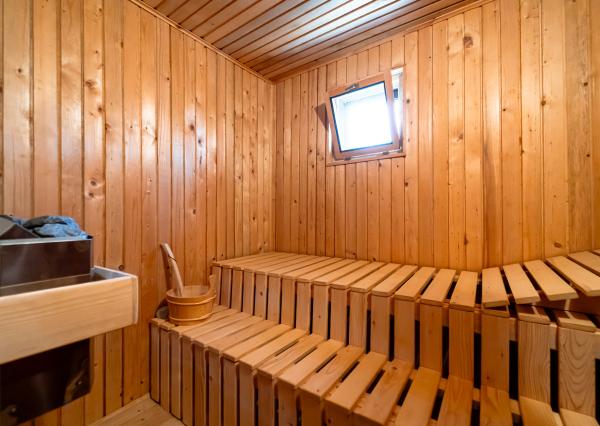 EXKLUZÍVNE vám ponúkame na predaj 5-izbový rodinný dom v príjemnej lokalite Veľkých Kapušian