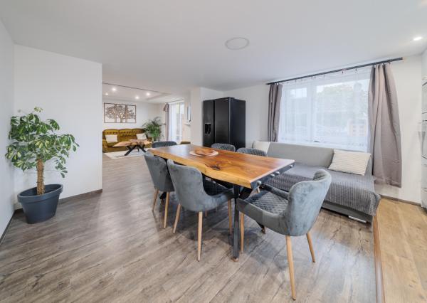 Moderný 3i rodinný dom na prenájom, 16 km od mesta Košice,  medzi diaľnicou Košice – Prešov.