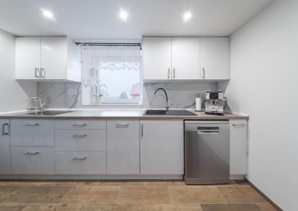 Moderný 3i rodinný dom na prenájom, 16 km od mesta Košice,  medzi diaľnicou Košice – Prešov.