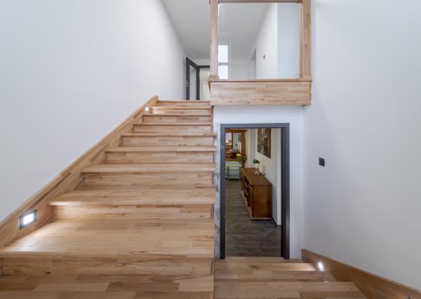 Moderný 3i rodinný dom na prenájom, 16 km od mesta Košice,  medzi diaľnicou Košice – Prešov.