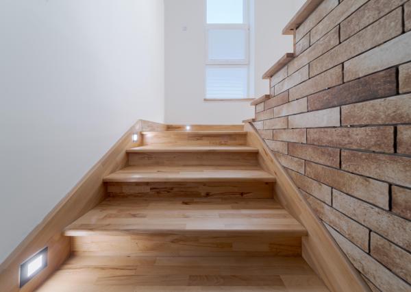 Moderný 3i rodinný dom na prenájom, 16 km od mesta Košice,  medzi diaľnicou Košice – Prešov.