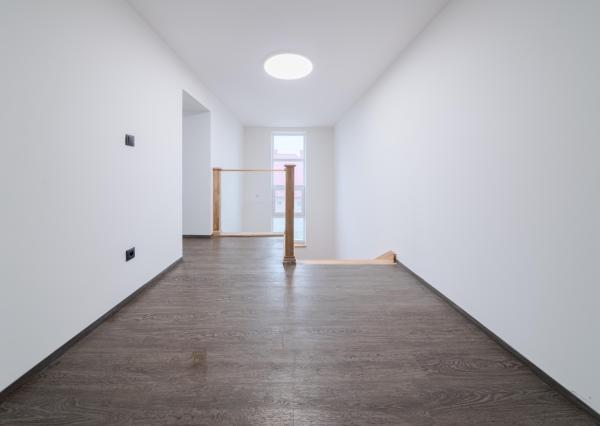 Moderný 3i rodinný dom na prenájom, 16 km od mesta Košice,  medzi diaľnicou Košice – Prešov.