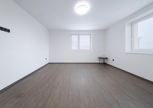 Moderný 3i rodinný dom na prenájom, 16 km od mesta Košice,  medzi diaľnicou Košice – Prešov.