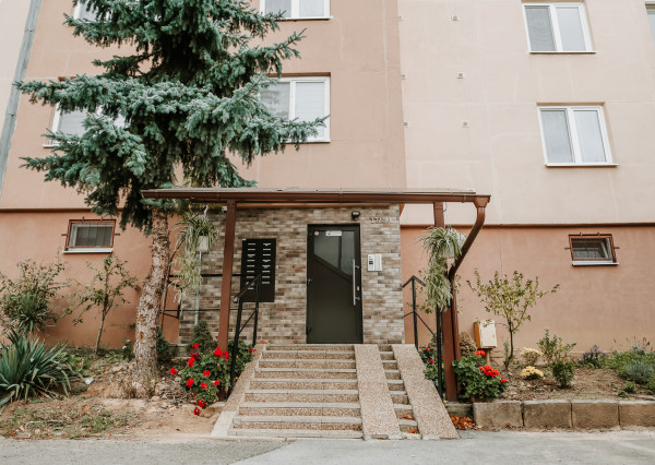 Ponúkame na PREDAJ 3-izbový byt blízko centra mesta Vranov nad Topľou