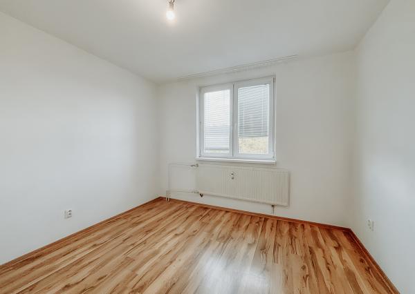 Ponúkame na PREDAJ 3-izbový byt blízko centra mesta Vranov nad Topľou