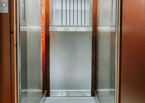 Ponúkame na PREDAJ 3-izbový byt blízko centra mesta Vranov nad Topľou