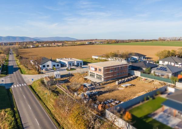 PREDAJ POLYFUNKČNEJ NOVOSTAVBY: JEDINEČNÉ SPOJENIE PODNIKANIA S MOŽNOSŤOU BÝVANIA