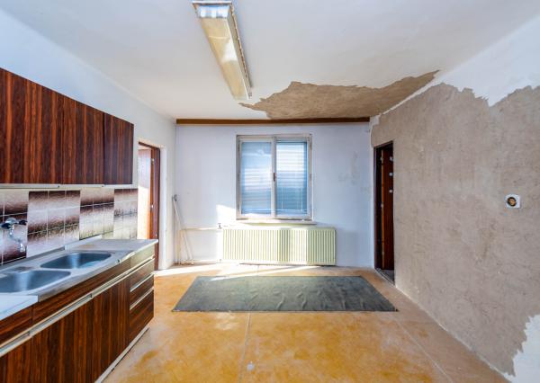 Exkluzívne na predaj rodinný dom v meste Humenné časť Dubník.