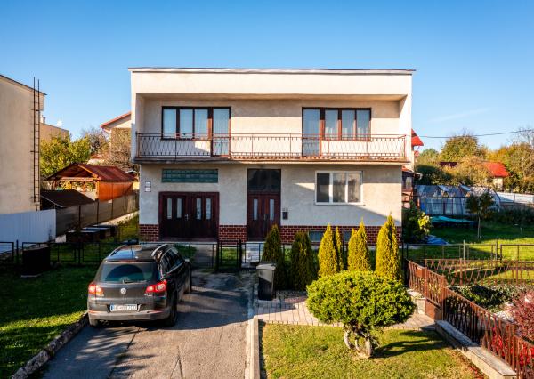 Exkluzívne na predaj rodinný dom v meste Humenné časť Dubník.