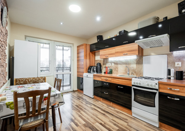 REZERVOVANÉ - Exkluzívne na predaj 4i byt po čiastočnej rekonštrukcií v Banskej Štiavnici