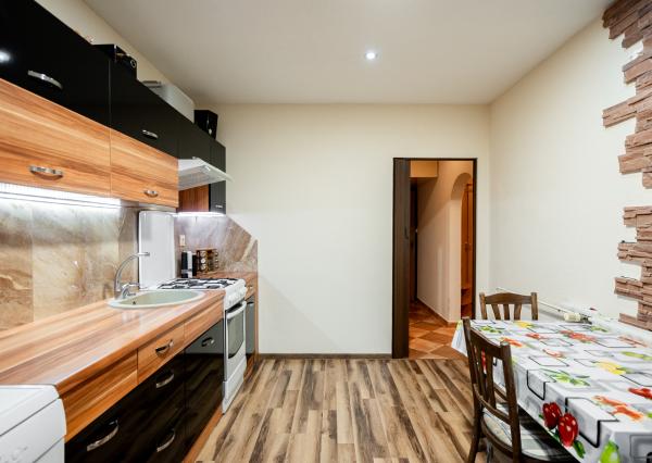 REZERVOVANÉ - Exkluzívne na predaj 4i byt po čiastočnej rekonštrukcií v Banskej Štiavnici