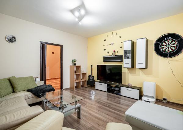 REZERVOVANÉ - Exkluzívne na predaj 4i byt po čiastočnej rekonštrukcií v Banskej Štiavnici