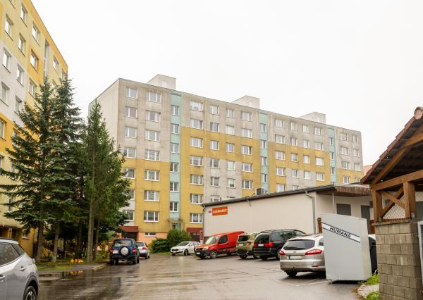 REZERVOVANÉ - Exkluzívne na predaj 4i byt po čiastočnej rekonštrukcií v Banskej Štiavnici