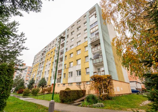 REZERVOVANÉ - Exkluzívne na predaj 4i byt po čiastočnej rekonštrukcií v Banskej Štiavnici