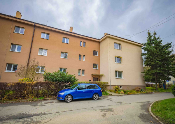 Exkluzívne Vám ponúkame na prenájom 2 izbový byt   v Humennom.