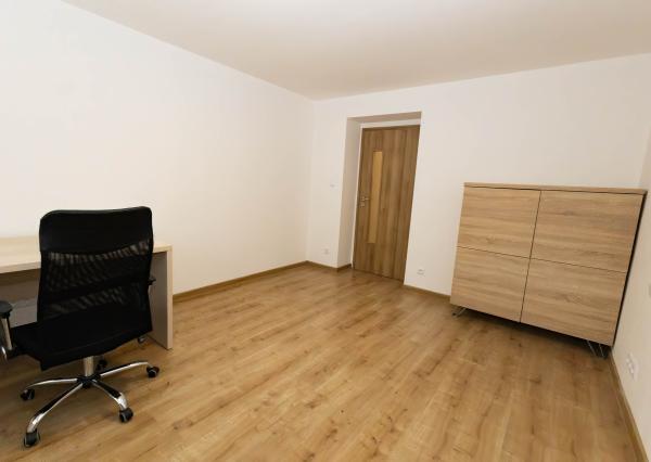 Exkluzívne Vám ponúkame na prenájom 2 izbový byt   v Humennom.