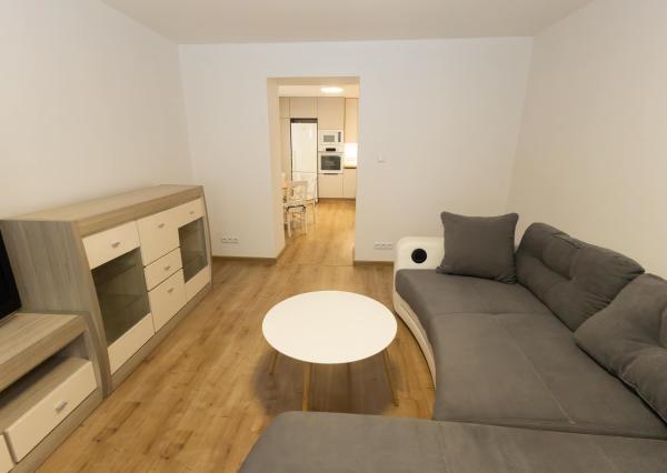 Exkluzívne Vám ponúkame na prenájom 2 izbový byt   v Humennom.