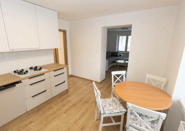 Exkluzívne Vám ponúkame na prenájom 2 izbový byt   v Humennom.