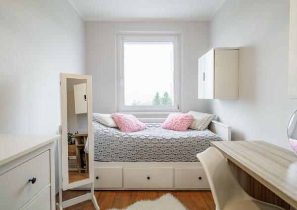 Na predaj vkusne zrekonštruovaný 3-izbový byt s lodžiou na Magurskej ulici v Sásovej, Banská Bystrica