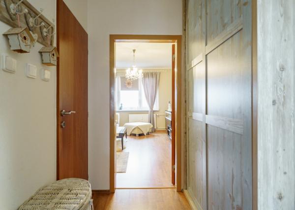 Na predaj vkusne zrekonštruovaný 3-izbový byt s lodžiou na Magurskej ulici v Sásovej, Banská Bystrica