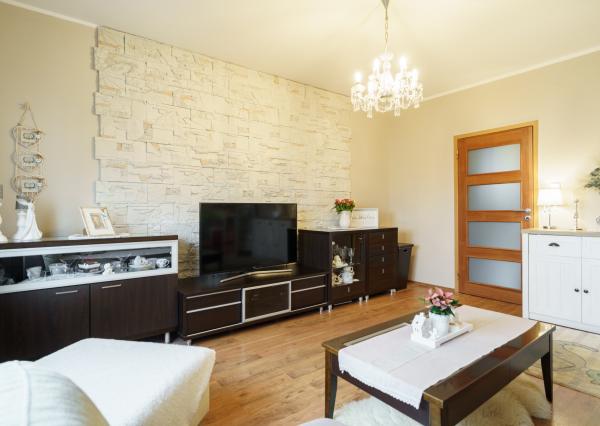 Na predaj vkusne zrekonštruovaný 3-izbový byt s lodžiou na Magurskej ulici v Sásovej, Banská Bystrica