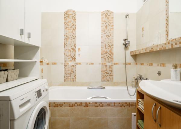 Na predaj vkusne zrekonštruovaný 3-izbový byt s lodžiou na Magurskej ulici v Sásovej, Banská Bystrica