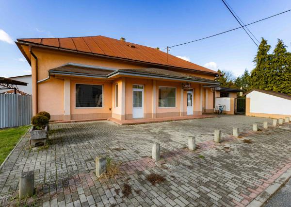 Exkluzívne Vám ponúkame na prenájom  polyfunkčný objekt v Lackovciach