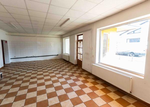 Exkluzívne Vám ponúkame na prenájom  polyfunkčný objekt v Lackovciach