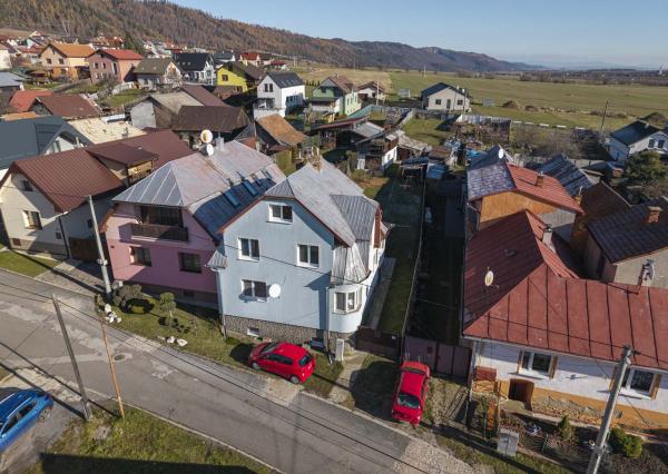 Starší rodinný dom na predaj – tichá lokalita Kravany, blízko Popradu !