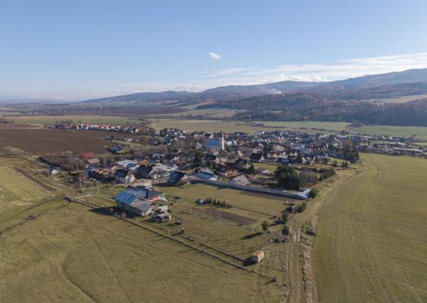 Starší rodinný dom na predaj – tichá lokalita Kravany, blízko Popradu !