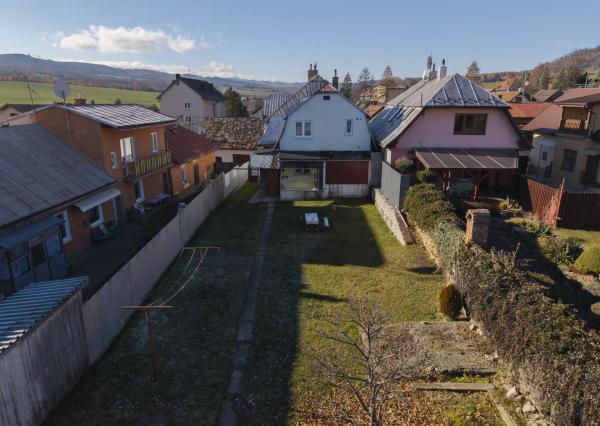 Starší rodinný dom na predaj – tichá lokalita Kravany, blízko Popradu !