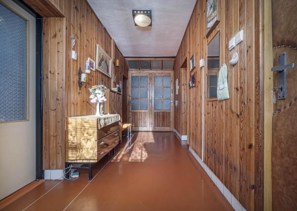 Starší rodinný dom na predaj – tichá lokalita Kravany, blízko Popradu !