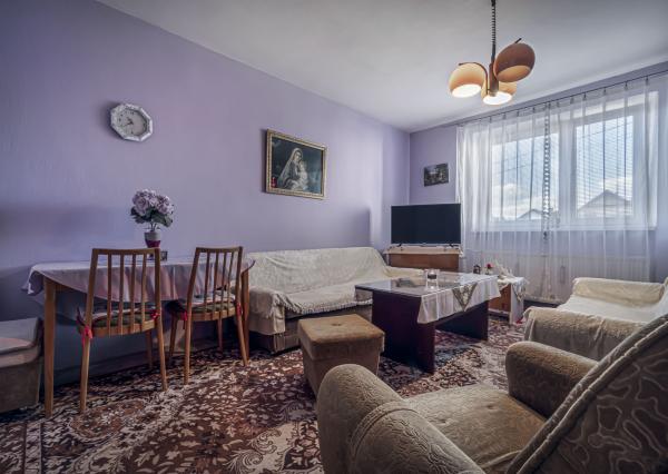 Starší rodinný dom na predaj – tichá lokalita Kravany, blízko Popradu !