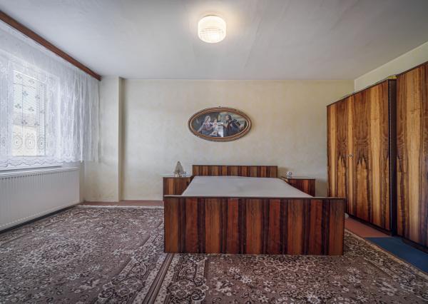 Starší rodinný dom na predaj – tichá lokalita Kravany, blízko Popradu !