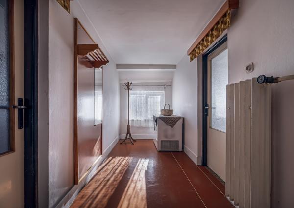 Starší rodinný dom na predaj – tichá lokalita Kravany, blízko Popradu !